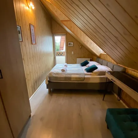 Magdalenka Guest house *