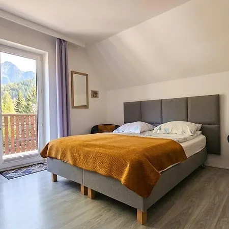 Magdalenka Guest house *